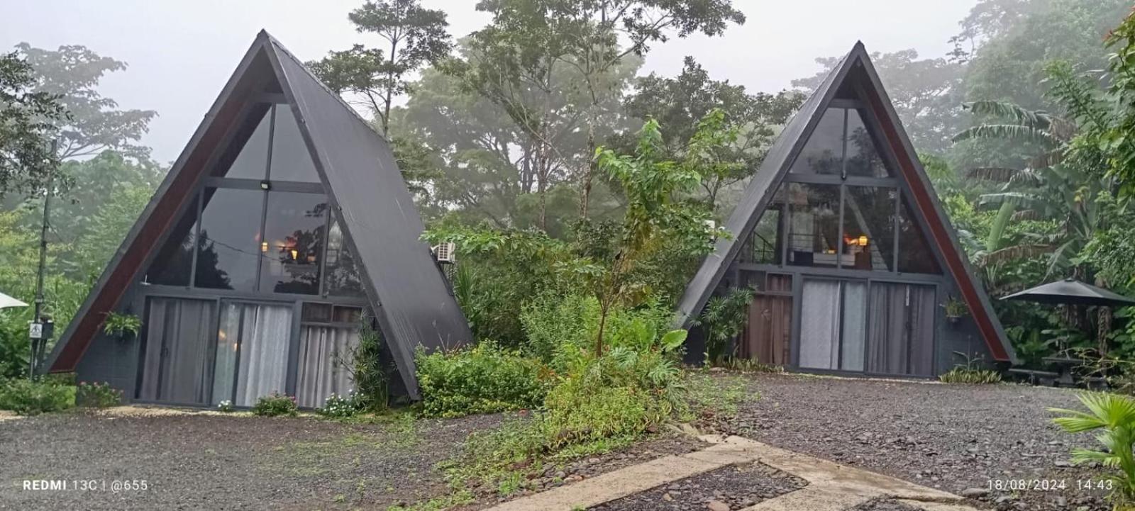 Yarumo Lodge, Rio Celeste Black Chalets Bijagua Exterior photo